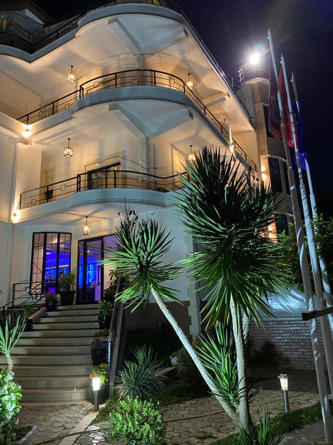 Garden Boutique Hotel Elbasani Exterior foto