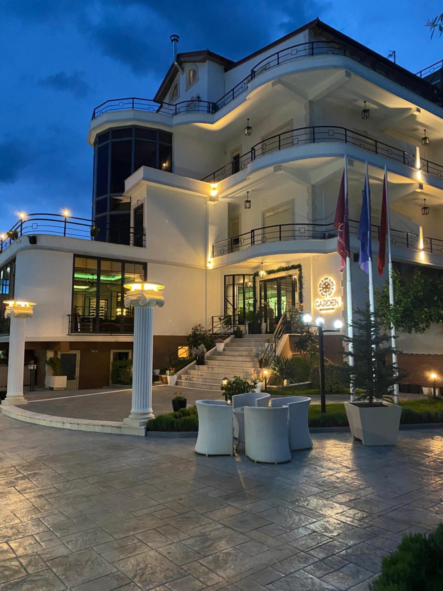 Garden Boutique Hotel Elbasani Exterior foto